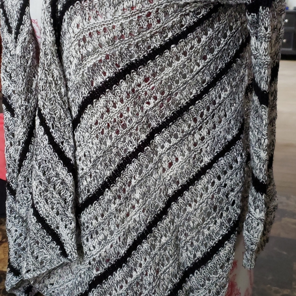 Sweater - Picture 3 of 5